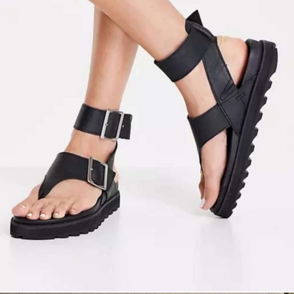 NWOT Sorel Roaming Black Leather T-Strap Sandals Size 8.5